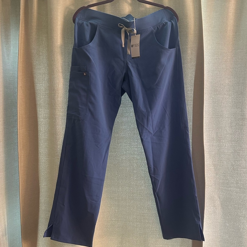 NWT FIGS Women’s Blue Cargo Scrub Pants Size M #FIGS - Picture 1 of 3